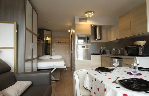 Saint-Chaffrey Apartment | Renovated studio for 4 in Saint-Chaffrey with balcony, 3-star rated