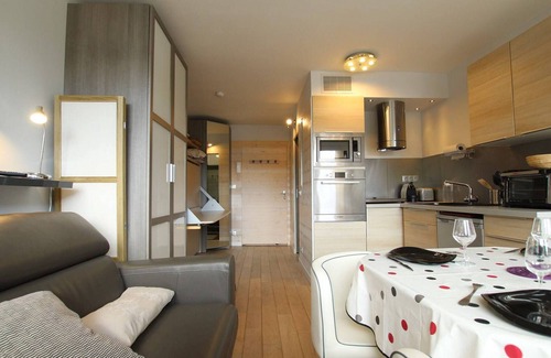 Saint-Chaffrey Apartment | Renovated studio for 4 in Saint-Chaffrey with balcony, 3-star rated
