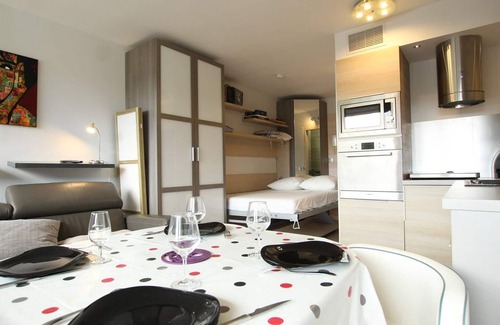 Saint-Chaffrey Apartment | Renovated studio for 4 in Saint-Chaffrey with balcony, 3-star rated
