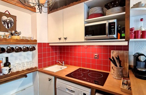 Val-d'Isere Apartment | Renovated Studio with Cabine, Ski-in/Ski-out, Balcony, WIFI