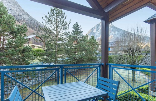 Cauterets Apartment | Renovated T3 Duplex near Cauterets Centre