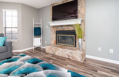 Warner Robins House | Renovated Townhouse w/Private Pool close to Robins AFB