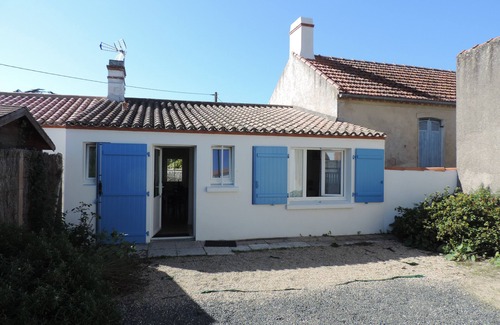 L'Epine House | Renovated traditional fisherman's cottage 250 m from the beach