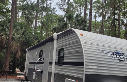 Bay Lake House | Rent a great camper at Fort Wilderness,delivery included! Campsite not included.