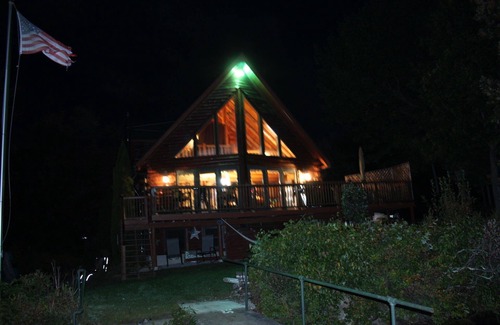 Northwood Cabin | Rent a log home on a private peninsula on Northwood Lake. Enjoy Paradise!