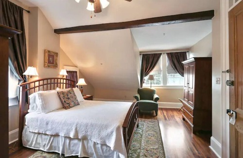 Faubourg Marigny Bed & Breakfast | Rent entire top-rated, 9 BR Bed & Breakfast with pool - walk to French Quarter