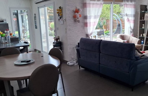 Chateau-d'Olonne House | Rent house 110m2 near shops and sea, closed parking, veranda for relaxation