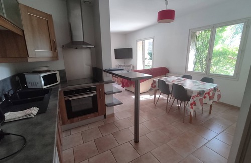 Saint-Martin-du-Var Apartment | Rent vacation home St Martin Alpes Maritimes for 6 people, air conditioning