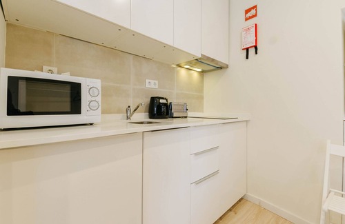 Sao Cristovao e Sao Lourenco Apartment | RENT4REST LISBON DOWNTOWN TINY STUDIO APARTMENT 1