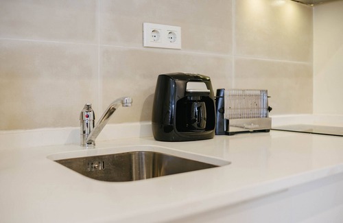 Sao Cristovao e Sao Lourenco Apartment | RENT4REST LISBON DOWNTOWN TINY STUDIO APARTMENT 1