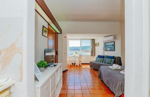 Santiago Apartment | Rent4rest - Sesimbra Ocean View Studio