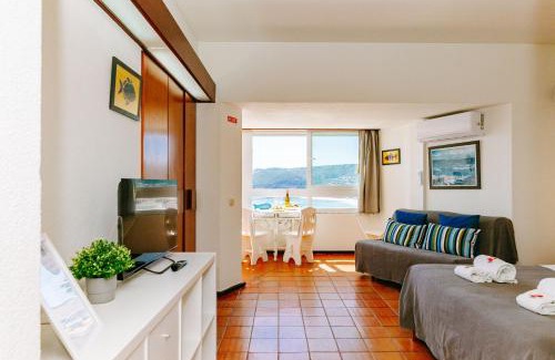 Santiago Apartment | Rent4rest - Sesimbra Ocean View Studio