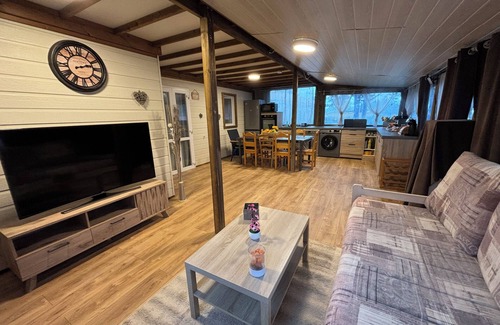 Puget-sur-Argens Ski Chalet | RENTAL CHALET CAMPING 5 ÉTOILES⭐️ OASIS VILLAGE PARC MONTANA near FREJUS VAR