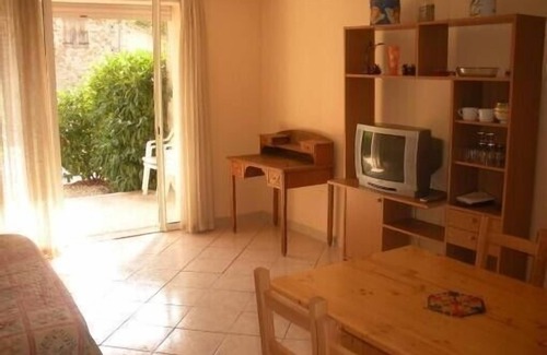 Castellane Apartment | Rental of furnished apartments and studios in a quiet area facing due south
