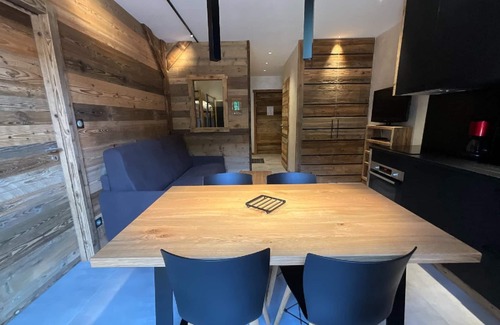 Rochesson House | Rental of 12 gîtes and 1 chalet that can accommodate 2 to 10 people.