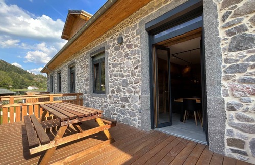 Rochesson House | Rental of 12 gîtes and 1 chalet that can accommodate 2 to 10 people.