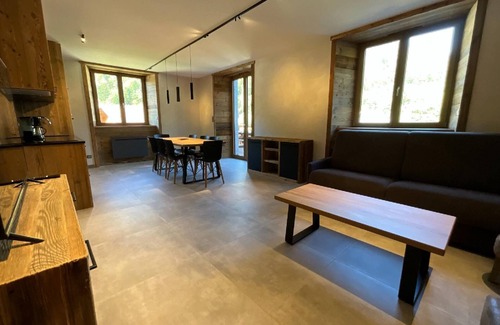 Rochesson House | Rental of 12 gîtes and 1 chalet that can accommodate 2 to 10 people.