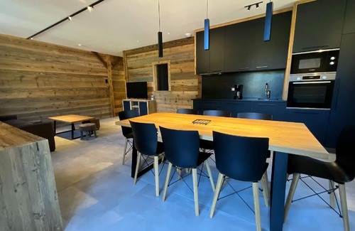 Rochesson House | Rental of 12 gîtes and 1 chalet that can accommodate 2 to 10 people.