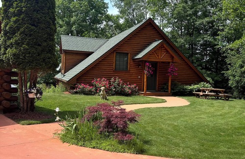 Empire Cabin | Rental of cabins with all seasons