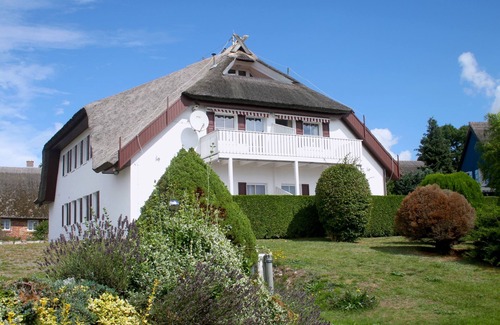 Gross Zicker Apartment | Rental-Traditional-Private Bathroom-WG5