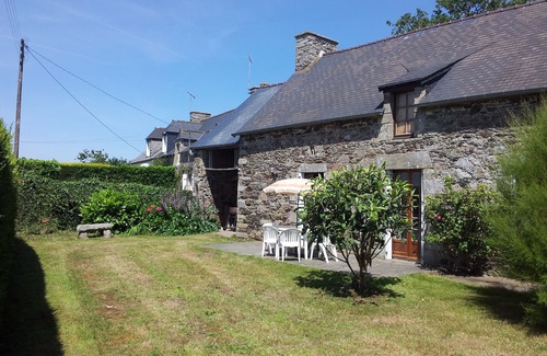 Ruca House | Rental Typical Longère Farmhouse Quiet/enclosed grounds 4 People