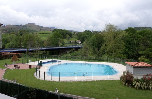 Cangas de Onis Apartment | Rentals Apartment in Housing development Jardines del Sella in Cangas de Onis.