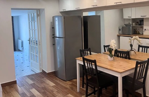 Saint-Louis Apartment | Rentals in Versailles