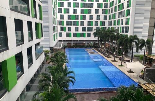 Tan Binh Apartment | Republic Plaza - View sân bay, view hồ bơi
