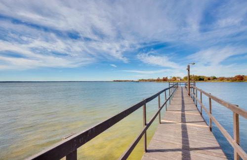Cayuga Apartment | Reservoir and Dock Access Pet-Friendly Kerens Cabin