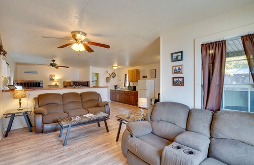 Cayuga Apartment | Reservoir & Dock Access: Pet-Friendly Kerens Cabin