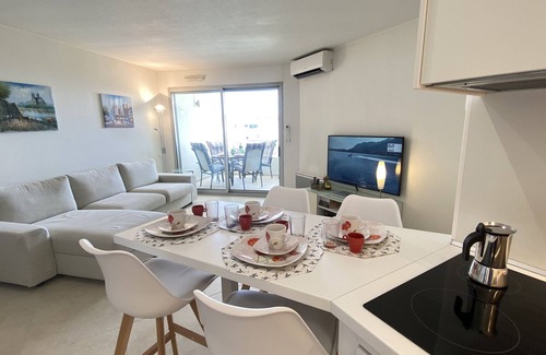 Golfe Juan Apartment | Residence Antibes les Pins, Derniere Etage, vue mer