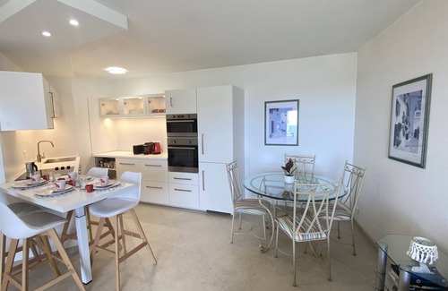 Golfe Juan Apartment | Residence Antibes les Pins, Derniere Etage, vue mer