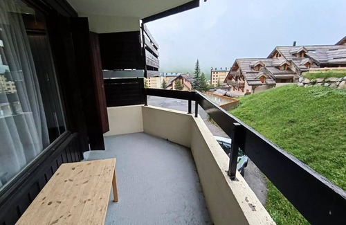 Montgenevre Apartment | Residence Chamoisiere - Large studio next to the slopes