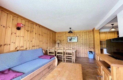 Puy-Saint-Vincent Ski Chalet | Residence Dame Blanche - DBAC22 - APPT 2 CHAMBRES - BALCONY - 6 PERSONS