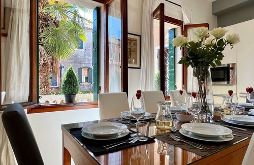 Cannaregio Apartment | Residence Flowery Terrace (12 pax)