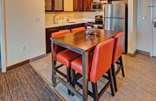 Crossroads Arts District Hotel | Residence Inn by Marriott Kansas City Downtown/Convention