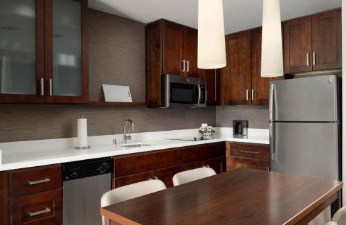 Ashwaubenon Hotel | Residence Inn by Marriott Green Bay Downtown