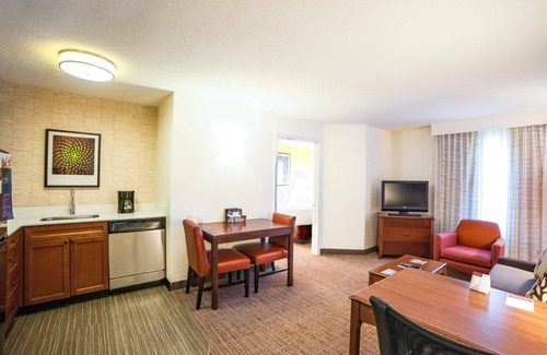 Greenway Plaza-Upper Kirby Hotel | Residence Inn by Marriott Houston West University