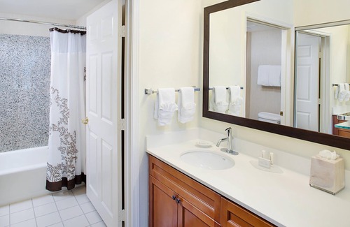 Greenway Plaza-Upper Kirby Hotel | Residence Inn by Marriott Houston West University