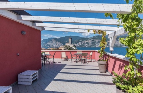 Malcesine Apartment | Residence "La Pergola" central area, garden, swimming pool, parking