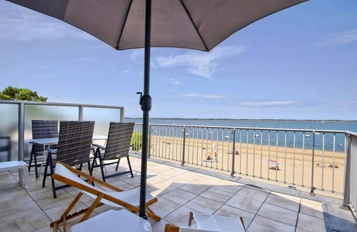 Arcachon Apartment | Residence La Roseraie - ARCACHON, PEREIRE – SUPERBE VIEW ON THE SEA, DIRECT ACCESS TO THE PLAGE