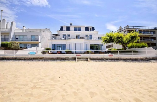 Arcachon Apartment | Residence La Roseraie - ARCACHON, PEREIRE – SUPERBE VIEW ON THE SEA, DIRECT ACCESS TO THE PLAGE