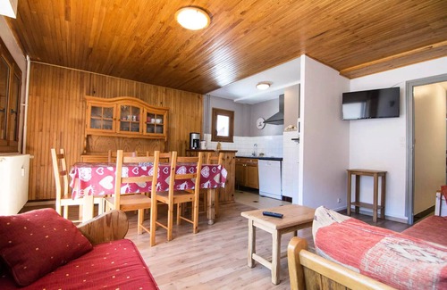 Valloire Apartment | Residence Le Caribou - 2 Rooms for 6 People