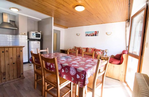 Valloire Apartment | Residence Le Caribou - 2 Rooms for 6 People