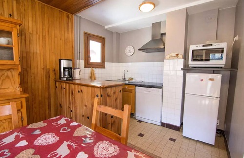 Valloire Apartment | Residence Le Caribou - 2 Rooms for 6 People
