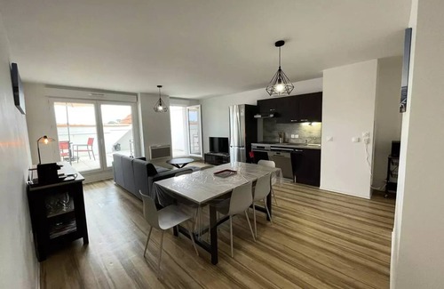 Lacanau-Ocean Apartment | Residence Les Embruns - New apartment near amenities for 6 people with parking
