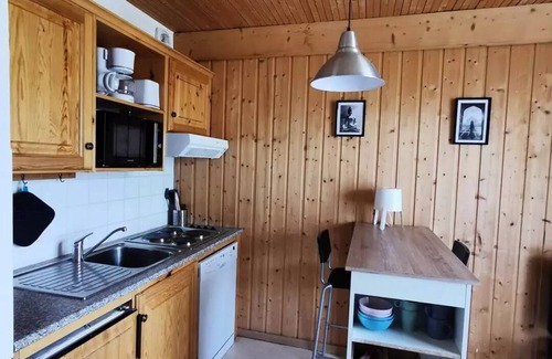 Saint-Jean-d'Arves Apartment | Residence Les Marmotes - Apartment near the slopes and ski school, ideal family of 4