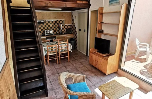 Port Leucate Apartment | Residence Maisons Des Sables 4 - APPT T2 CAB OR MEZZ 6 sleeping accommodations PORT LEUCATE. Ref: 2MS4 258