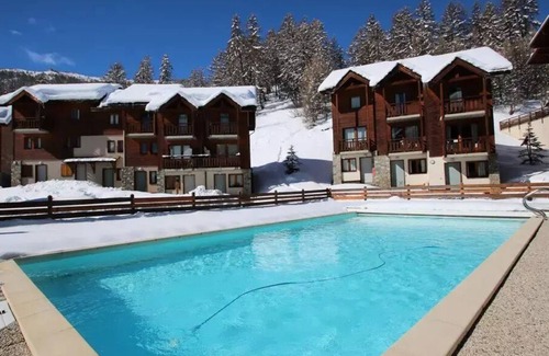 Puy-Saint-Vincent Ski Chalet | Residence Parc Aux Etoiles - PARK IN ETOILES -CH07- WITH PISCINE AND SAUNA-Chalet dup