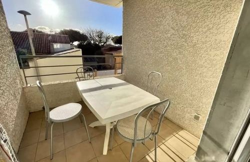 Port-la-Nouvelle Apartment | RESIDENCE WITH LIFT: T2 CABIN WITH TERRACE sleeps 6
